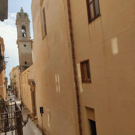 Carlo'S Rooms Trapani Bagian luar foto