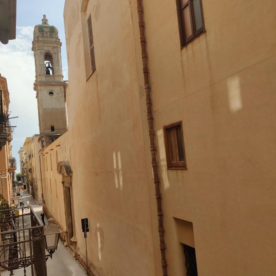 Carlo'S Rooms Trapani Bagian luar foto